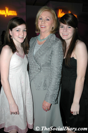 joyce glazer and her granddaughters